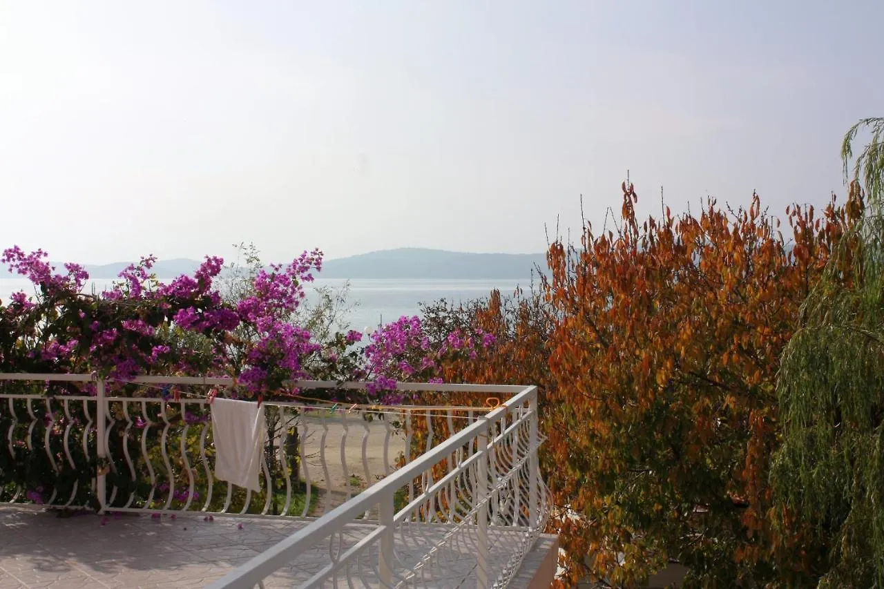 Apartments By The Sea Bibinje, Zadar - 5865 0*, Bibinje Chorvatsko